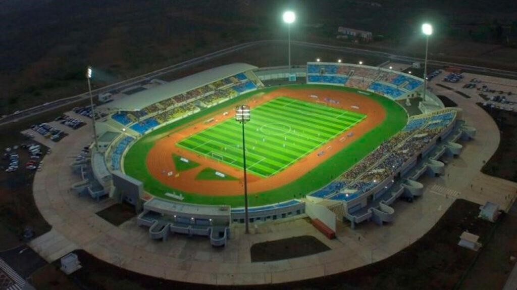 EL-ESTADIO-NACIONAL-DE-CABO-VERDE-LLEVARA-EL-NOMBRE-DE-PELE-EN-FORMA-DE-HOMENAJE