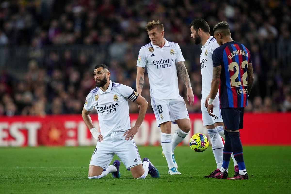 EL-VAR-CAMBIA-EL-RUMBO-DE-UN-CLASICO