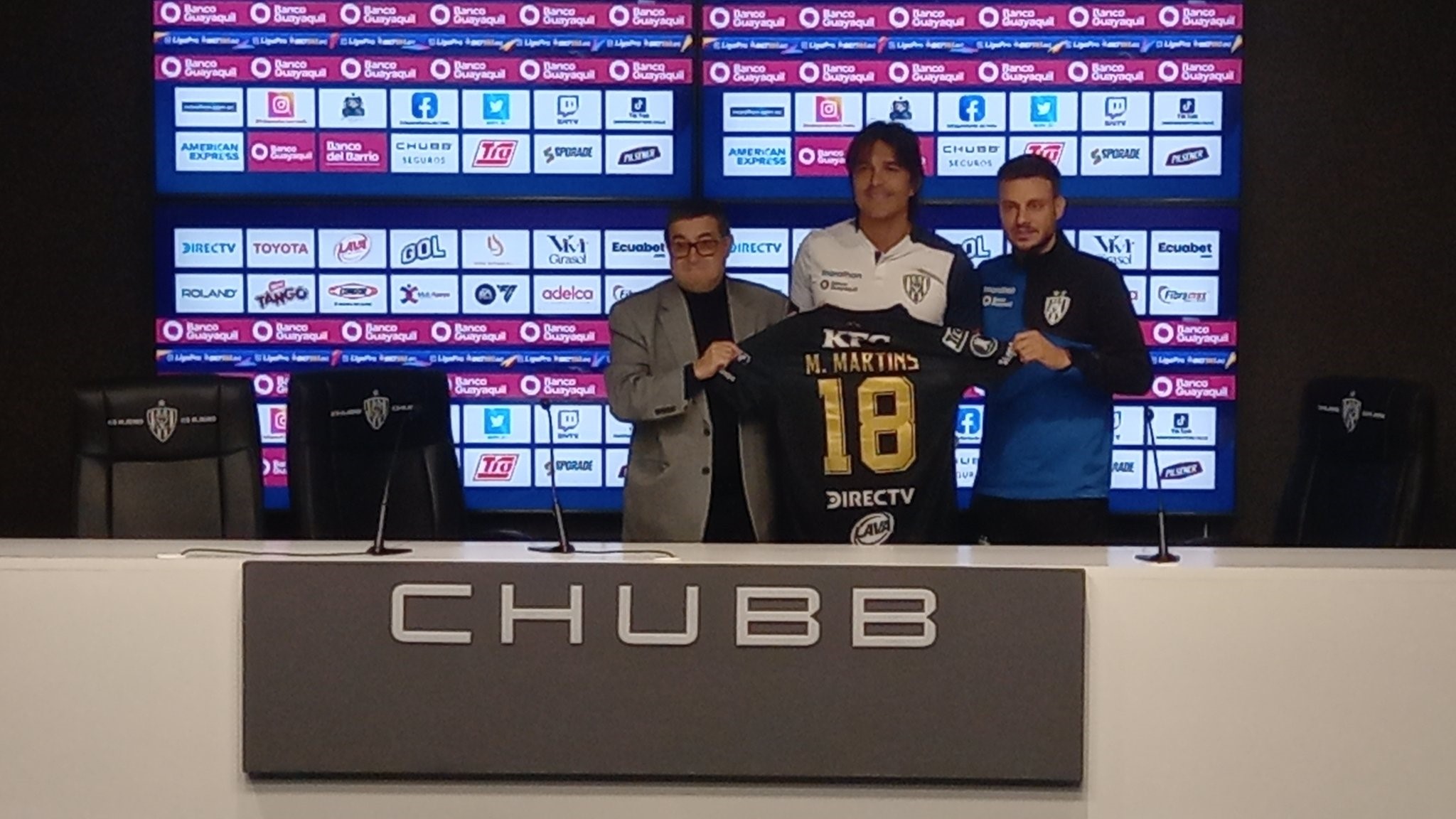 MARCELO-MORENO-MARTINS-PRESENTACION-OFICIAL-EN-IDV